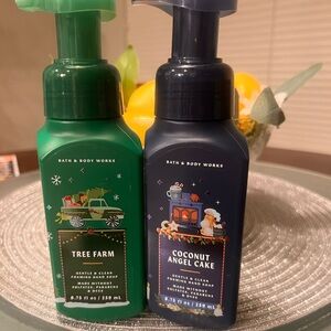 Bath and Body Works Christmas Foaming Soaps NWT